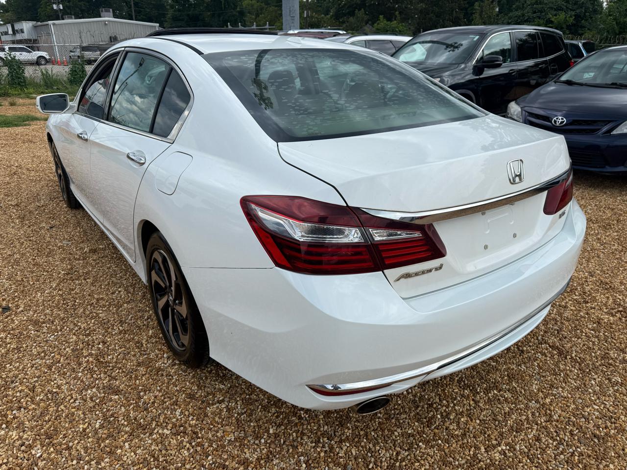 Honda Accord EX-L Sedan V6 CVT w/ Honda Sensing 6-Spd AT 2016