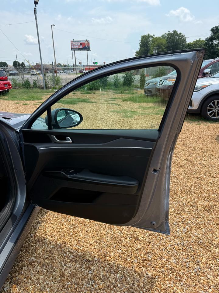 Kia K5 LX 2022