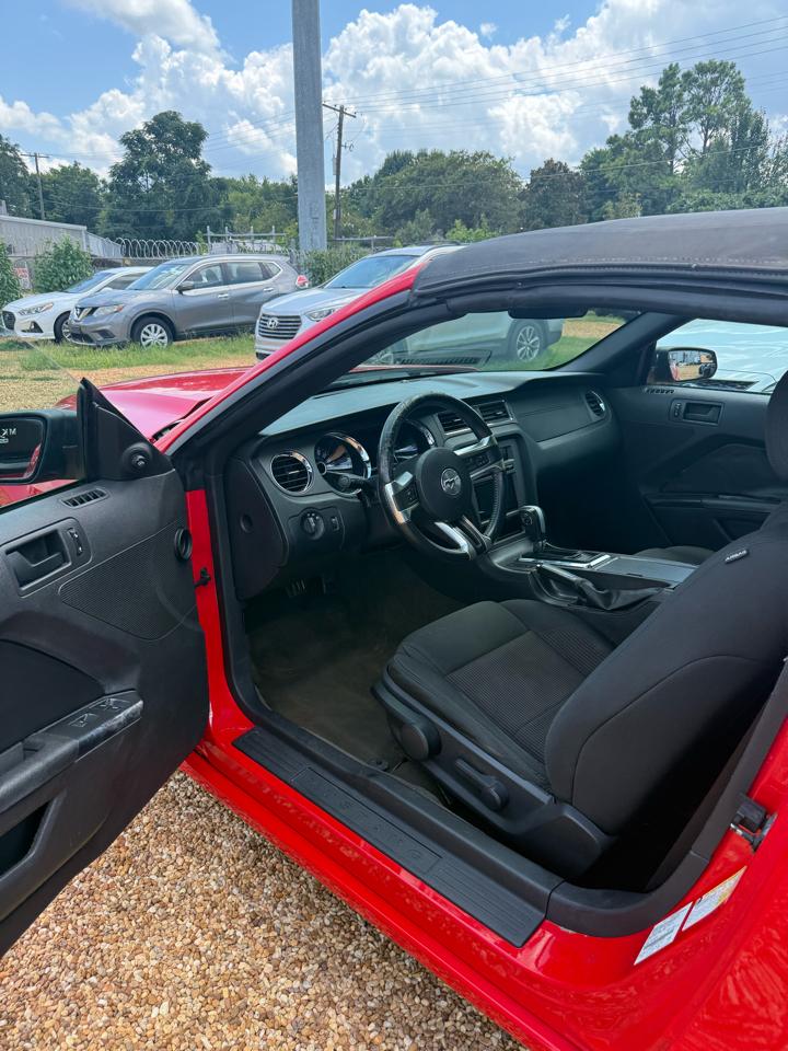 Ford Mustang V6 Convertible 2014