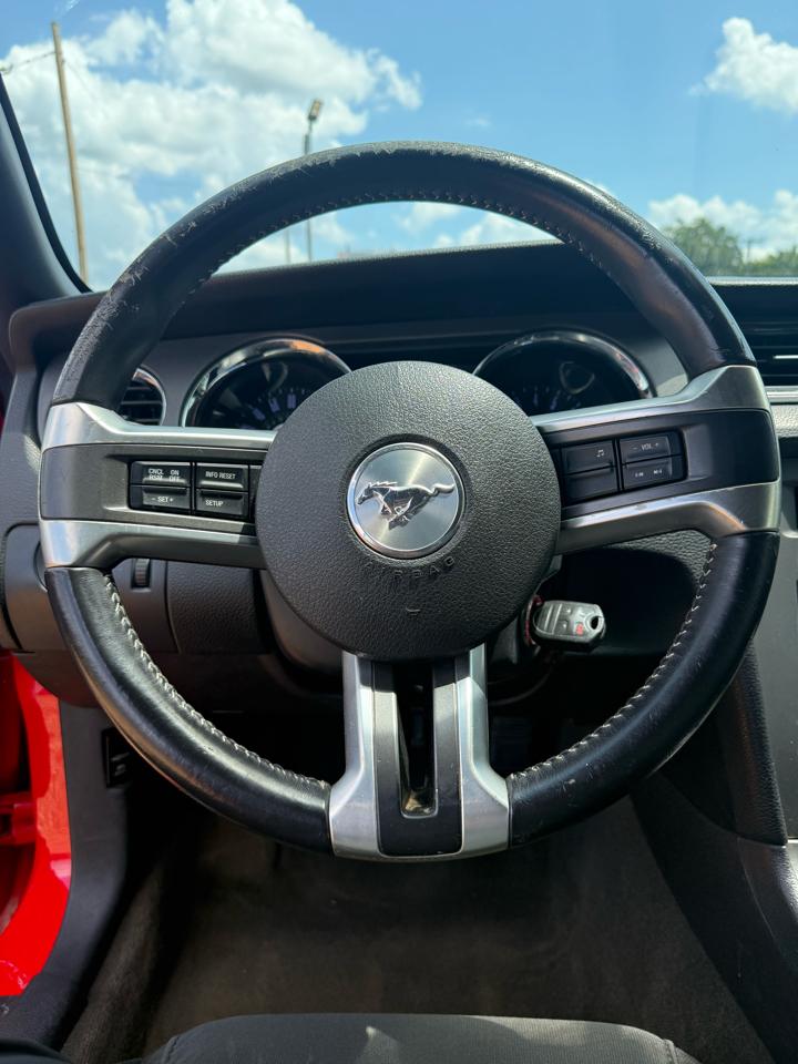Ford Mustang V6 Convertible 2014