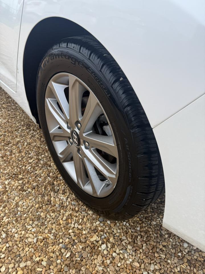 Hyundai Elantra SE 6AT 2015