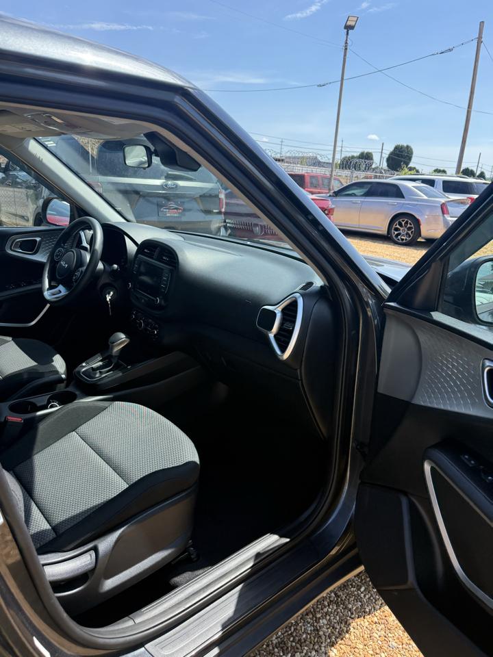 Kia Soul LX CVT 2022