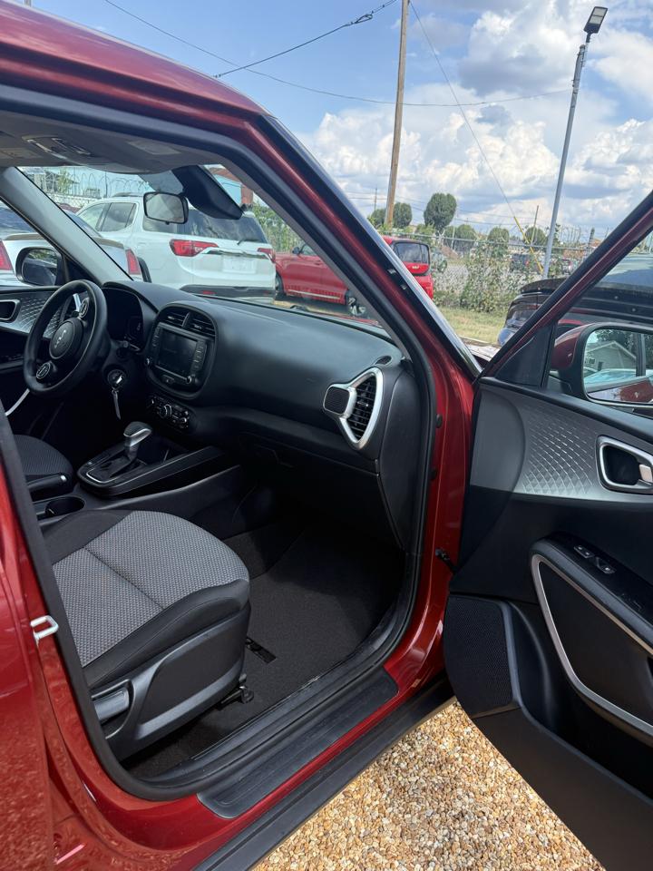 Kia Soul LX CVT 2023