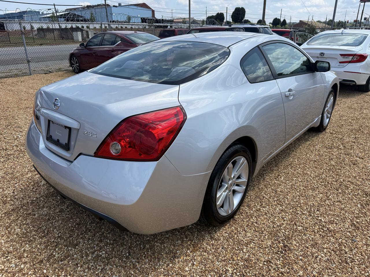 Nissan Altima 2.5 S CVT Coupe 2013