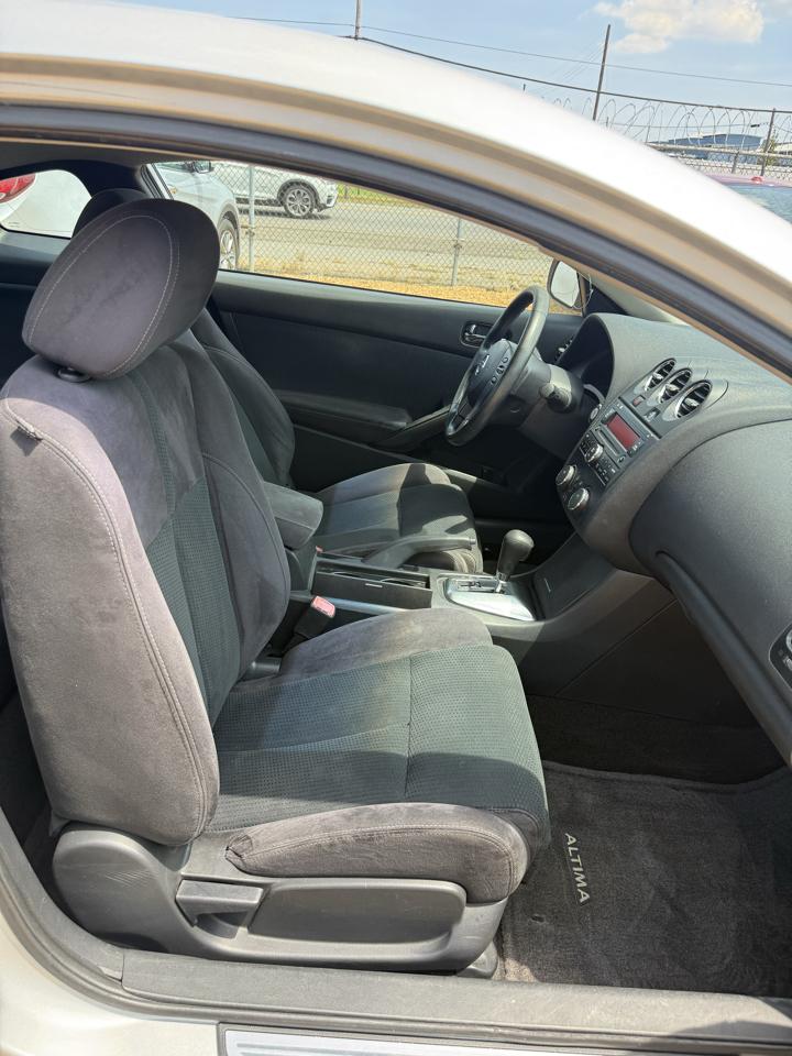 Nissan Altima 2.5 S CVT Coupe 2013