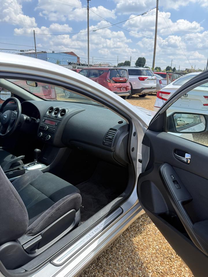 Nissan Altima 2.5 S CVT Coupe 2013