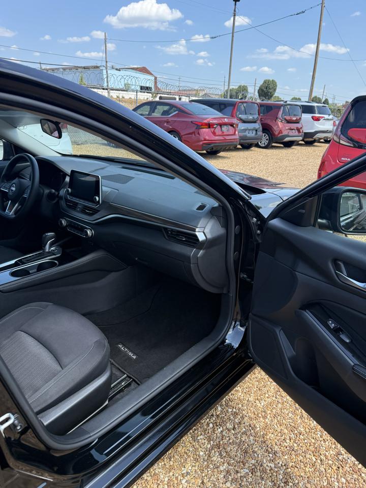 Nissan Altima 2.5 SV 2023