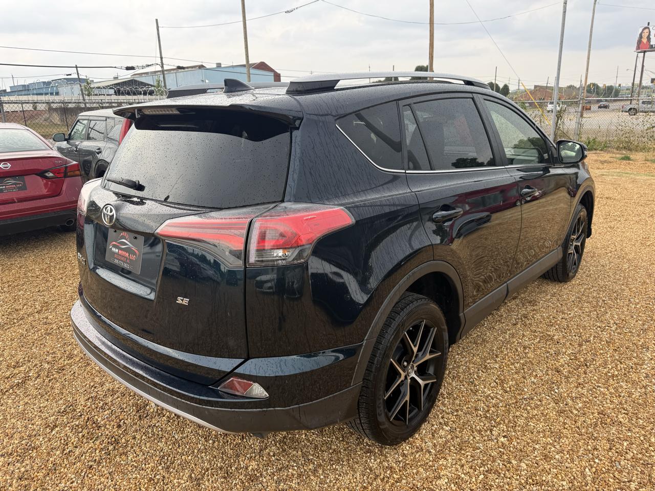 Toyota RAV4 SE FWD 2018