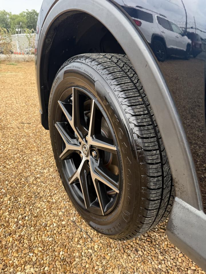 Toyota RAV4 SE FWD 2018