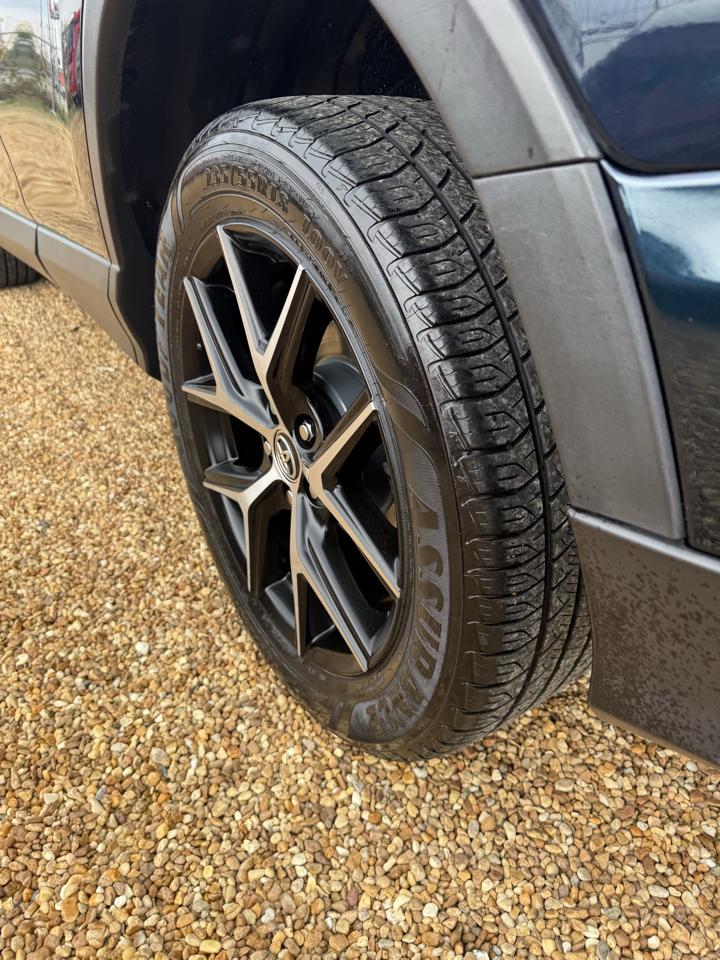 Toyota RAV4 SE FWD 2018