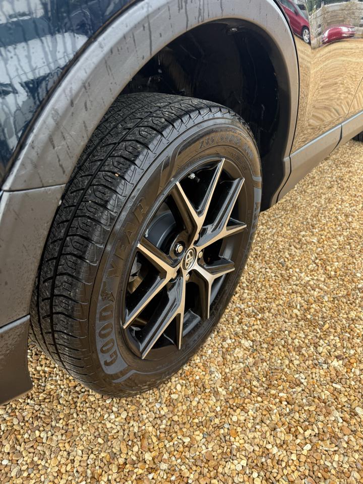 Toyota RAV4 SE FWD 2018