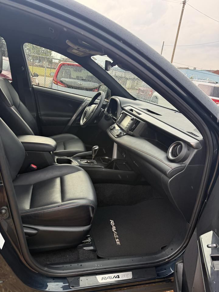 Toyota RAV4 SE FWD 2018
