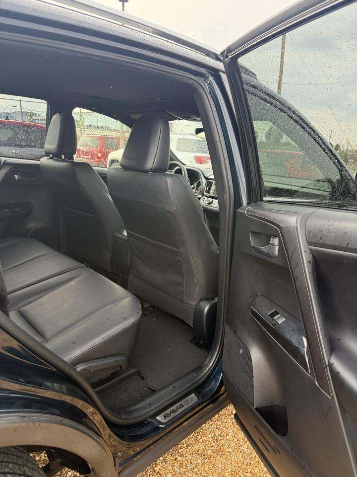 Toyota RAV4 SE FWD 2018