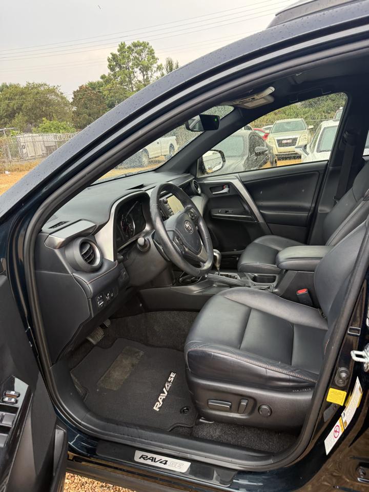 Toyota RAV4 SE FWD 2018