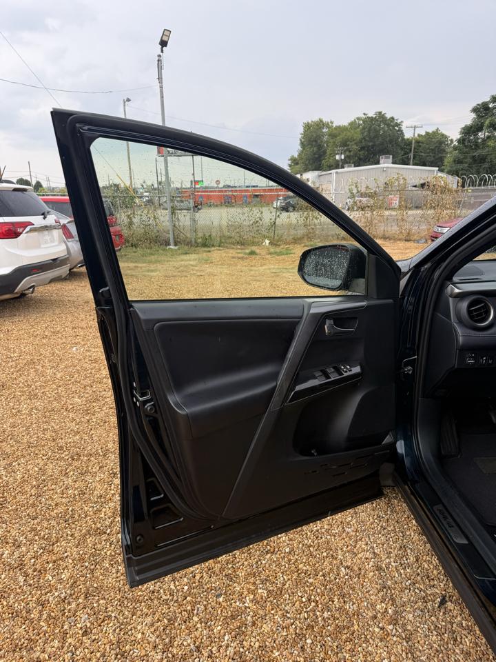 Toyota RAV4 SE FWD 2018