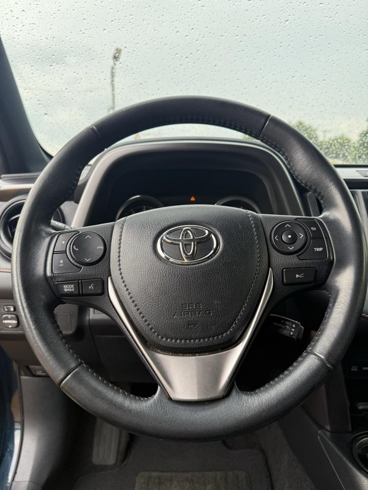 Toyota RAV4 SE FWD 2018