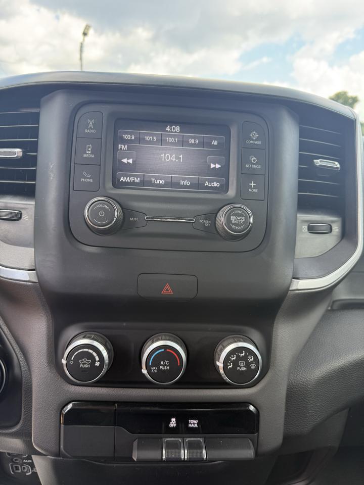 RAM 1500 Big Horn Quad Cab 2WD 2022