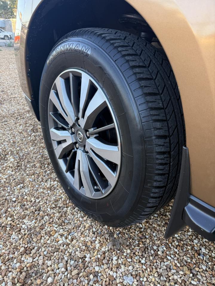 Nissan Pathfinder Platinum 4WD 2017