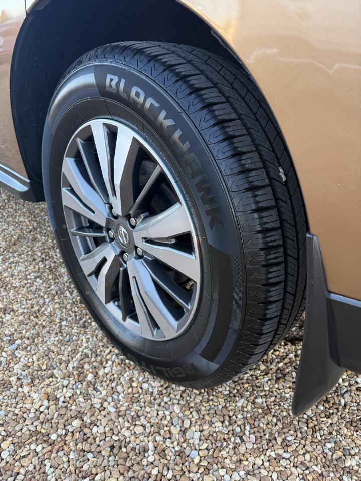 Nissan Pathfinder Platinum 4WD 2017