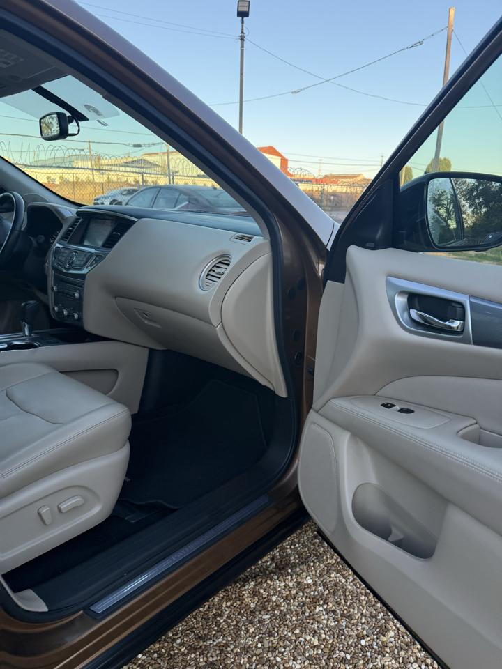 Nissan Pathfinder Platinum 4WD 2017