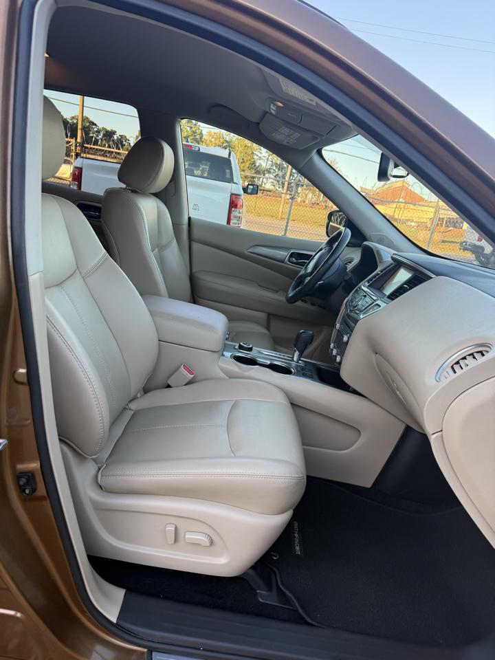Nissan Pathfinder Platinum 4WD 2017