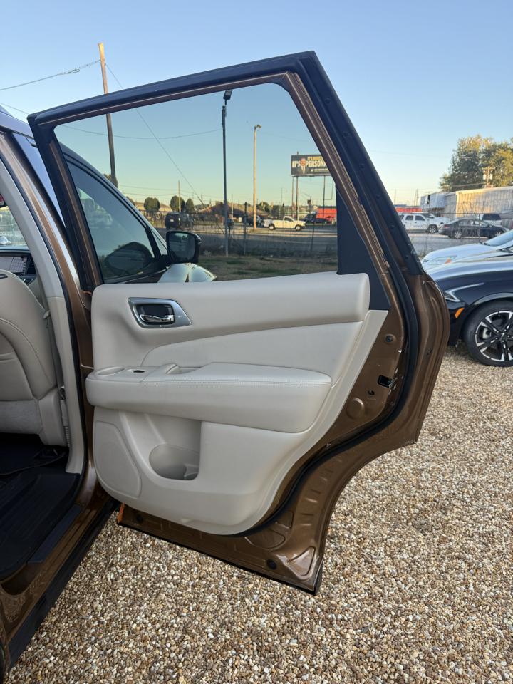 Nissan Pathfinder Platinum 4WD 2017