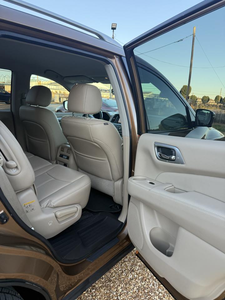 Nissan Pathfinder Platinum 4WD 2017