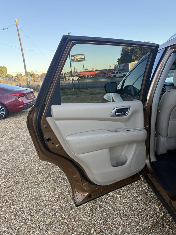 Nissan Pathfinder Platinum 4WD 2017
