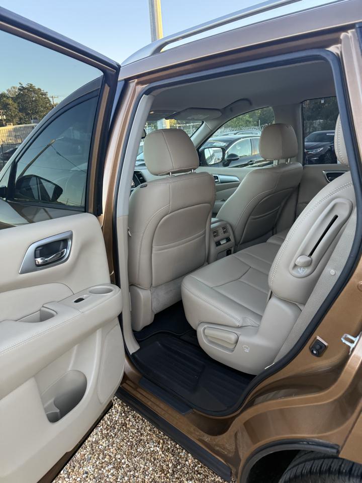 Nissan Pathfinder Platinum 4WD 2017