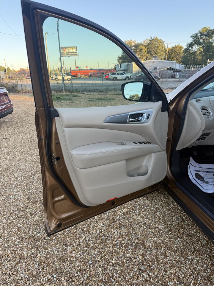 Nissan Pathfinder Platinum 4WD 2017