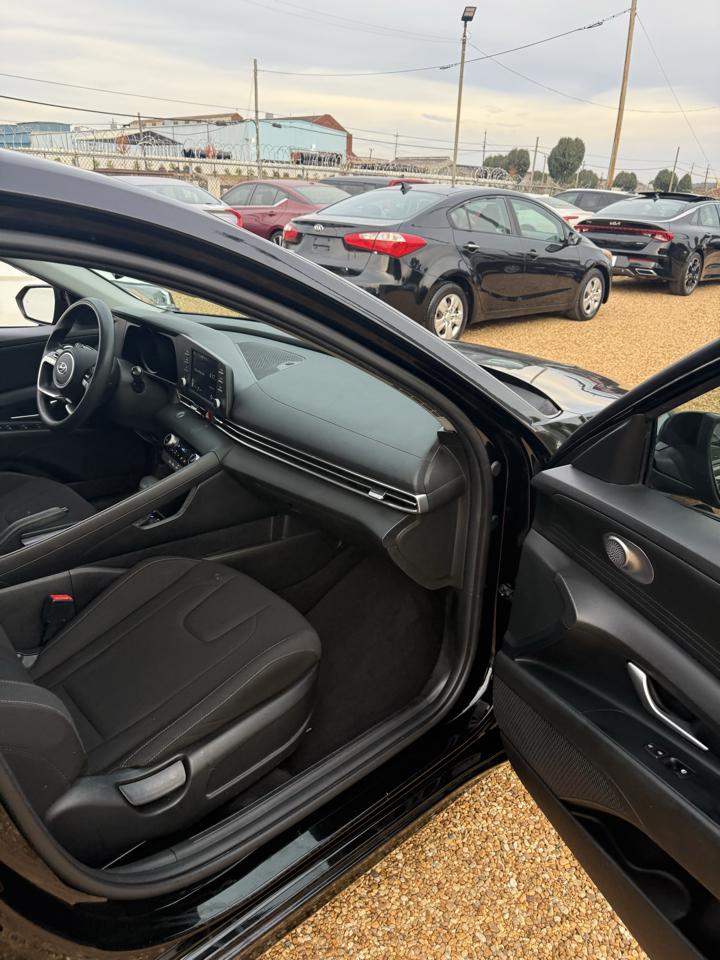 Hyundai Elantra SEL 2023