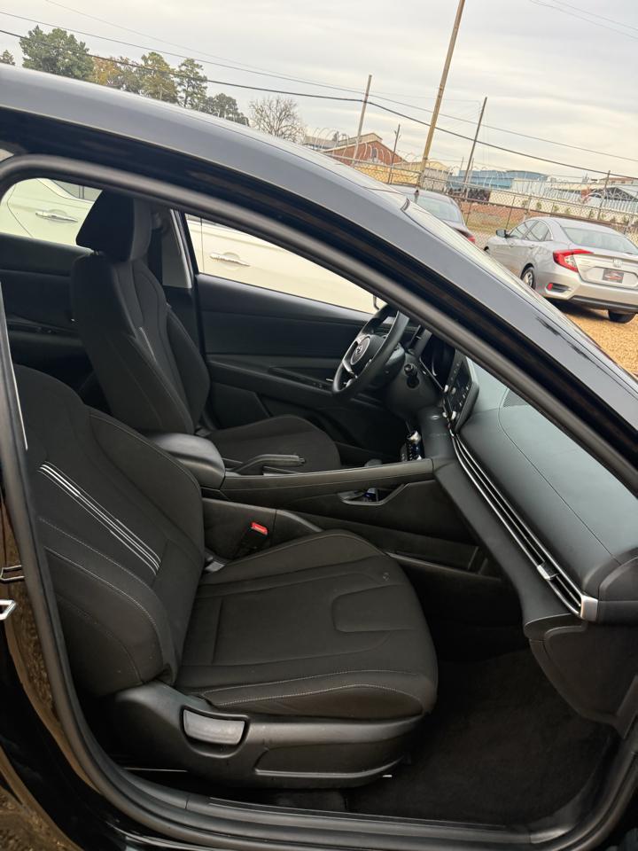 Hyundai Elantra SEL 2023
