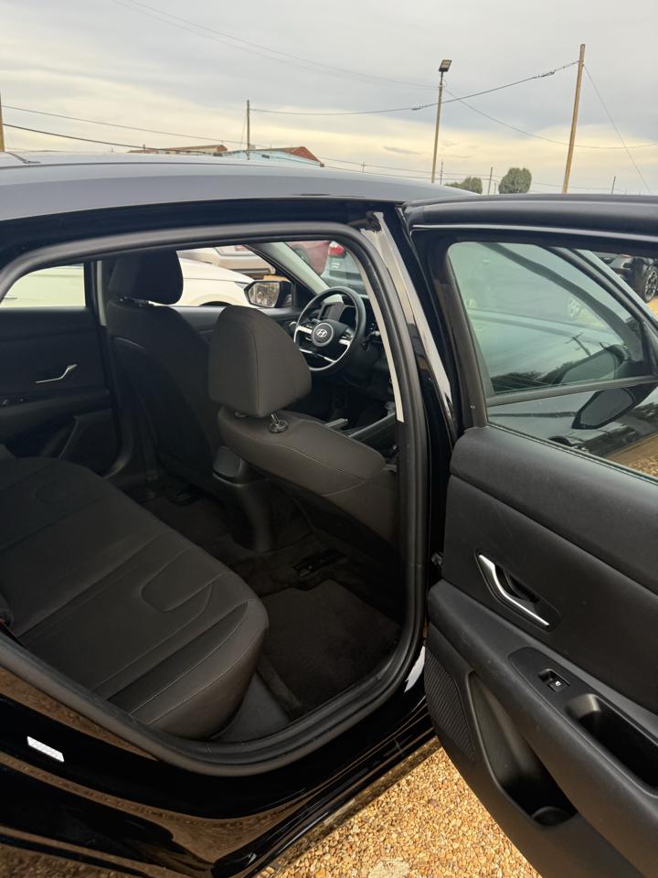 Hyundai Elantra SEL 2023