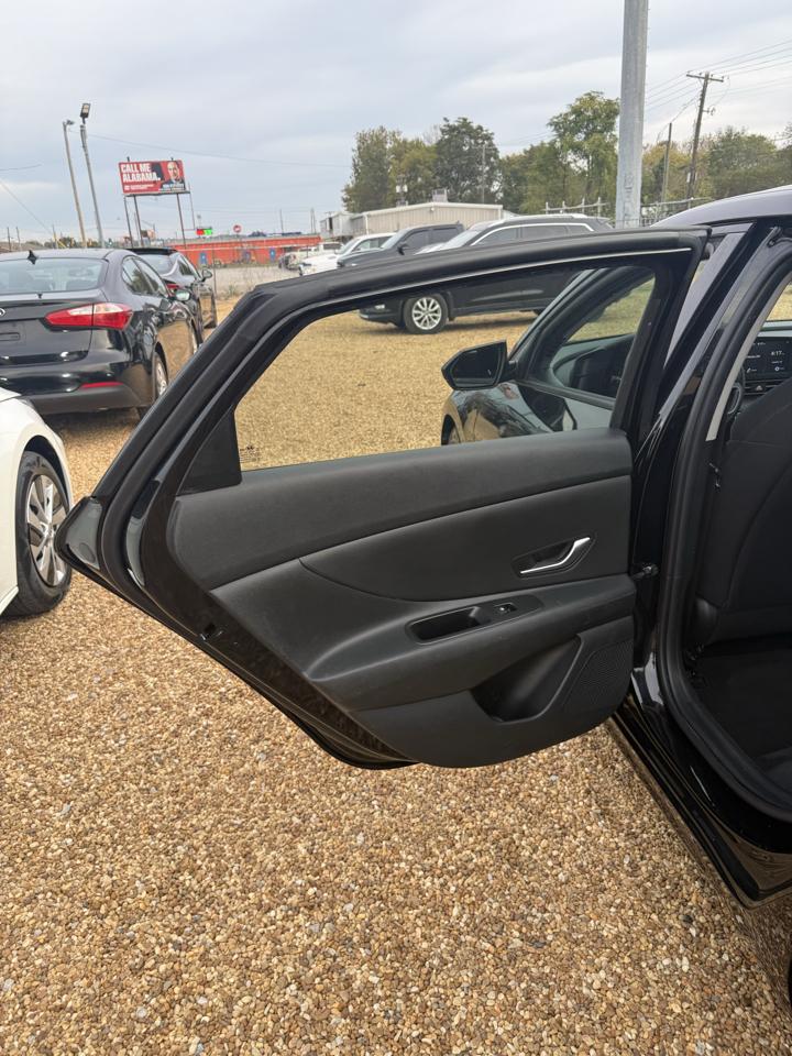 Hyundai Elantra SEL 2023
