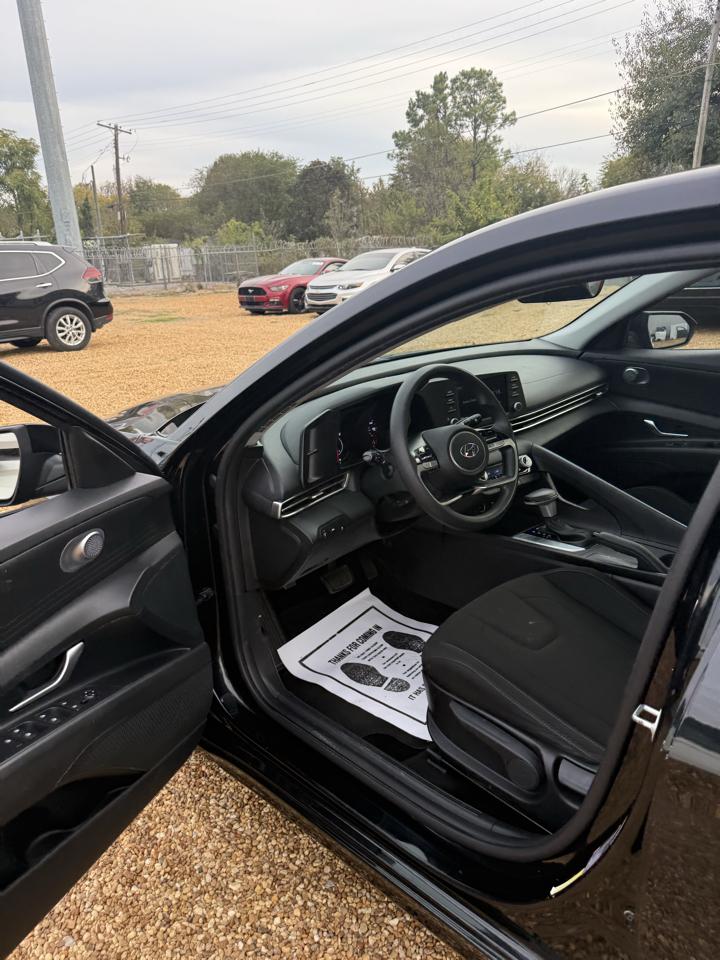Hyundai Elantra SEL 2023