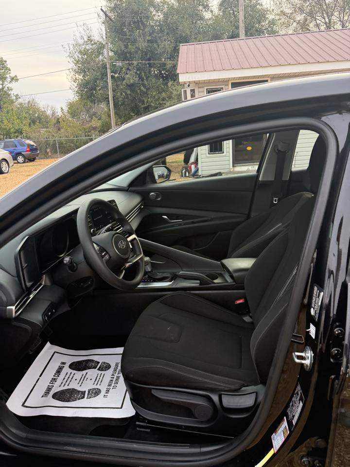 Hyundai Elantra SEL 2023