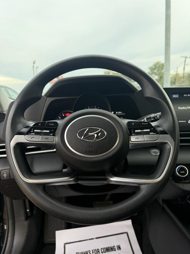 Hyundai Elantra SEL 2023