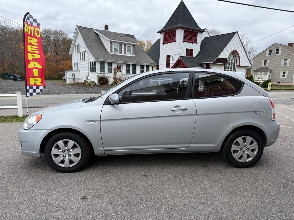 Hyundai Accent  2010