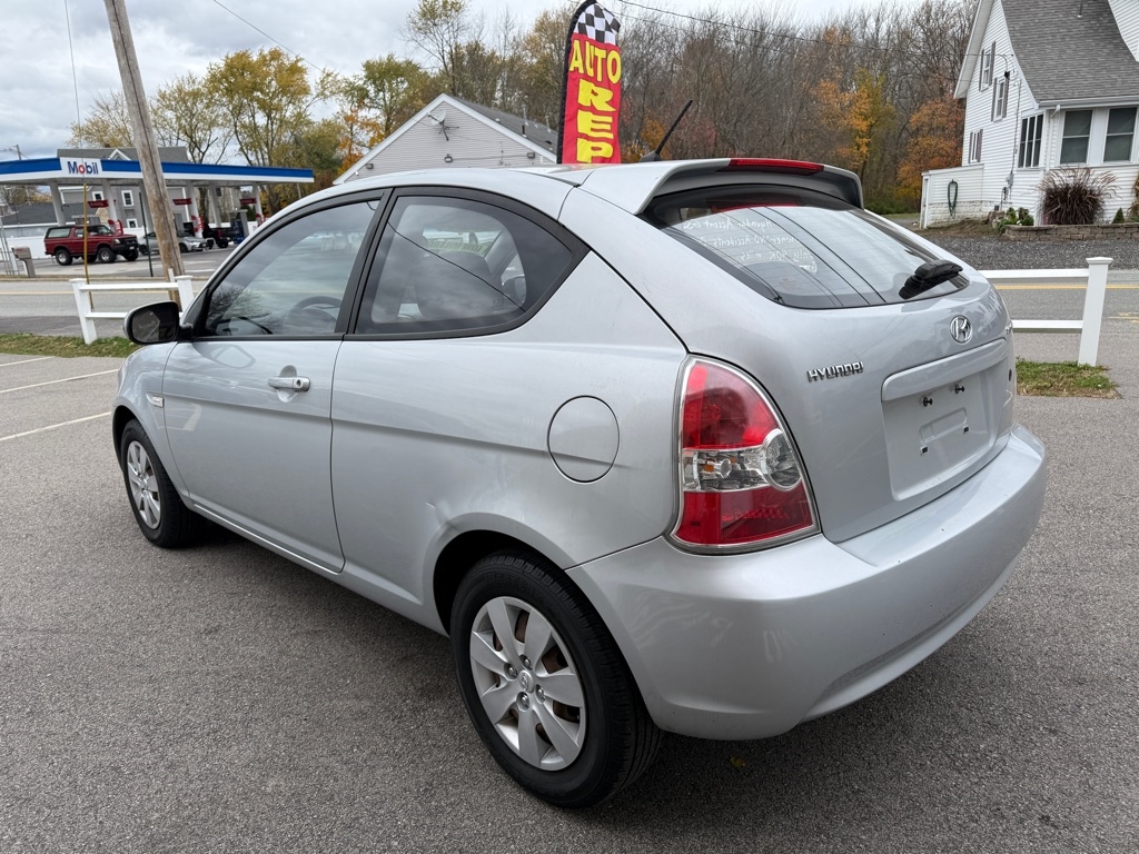 Hyundai Accent  2010