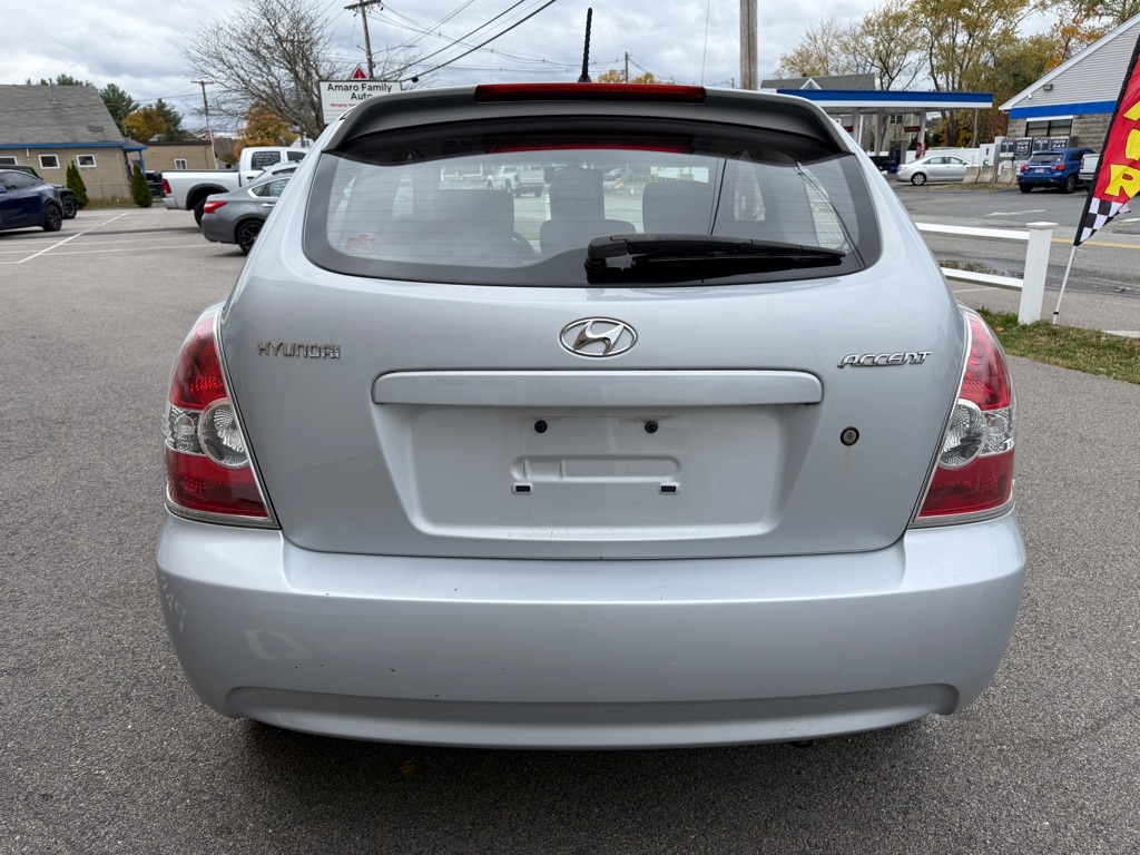 Hyundai Accent  2010
