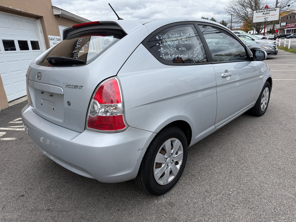 Hyundai Accent  2010