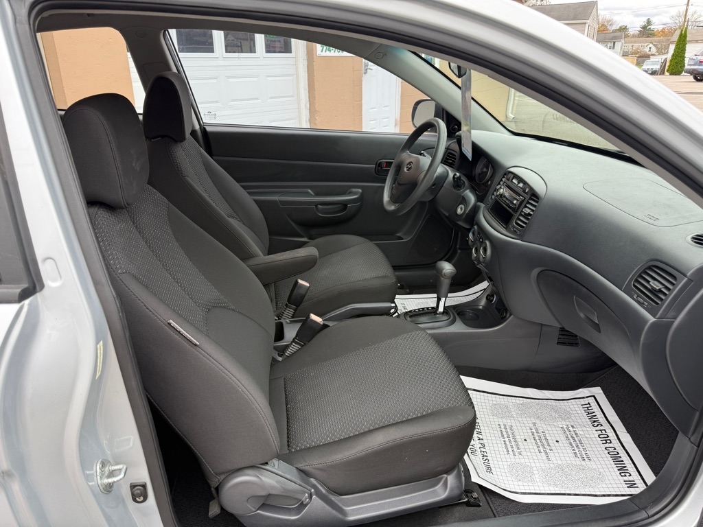 Hyundai Accent  2010