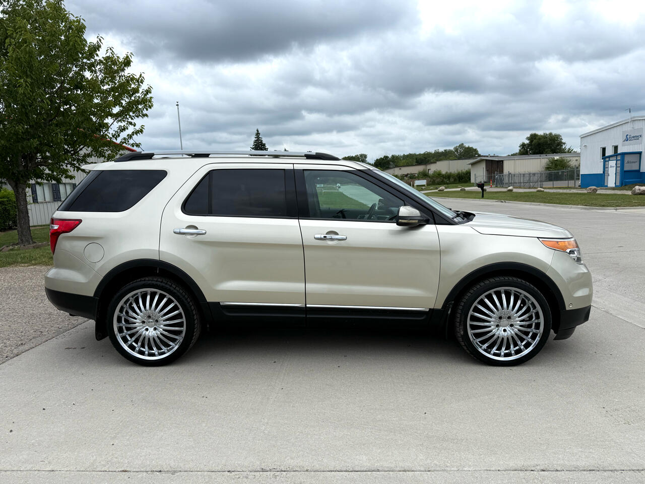 2011 Ford Explorer Limited photo 4