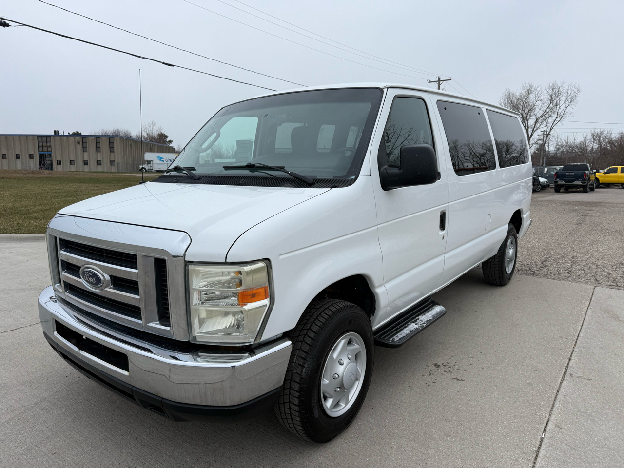 2009 Ford E-Series Econoline Wagon XL