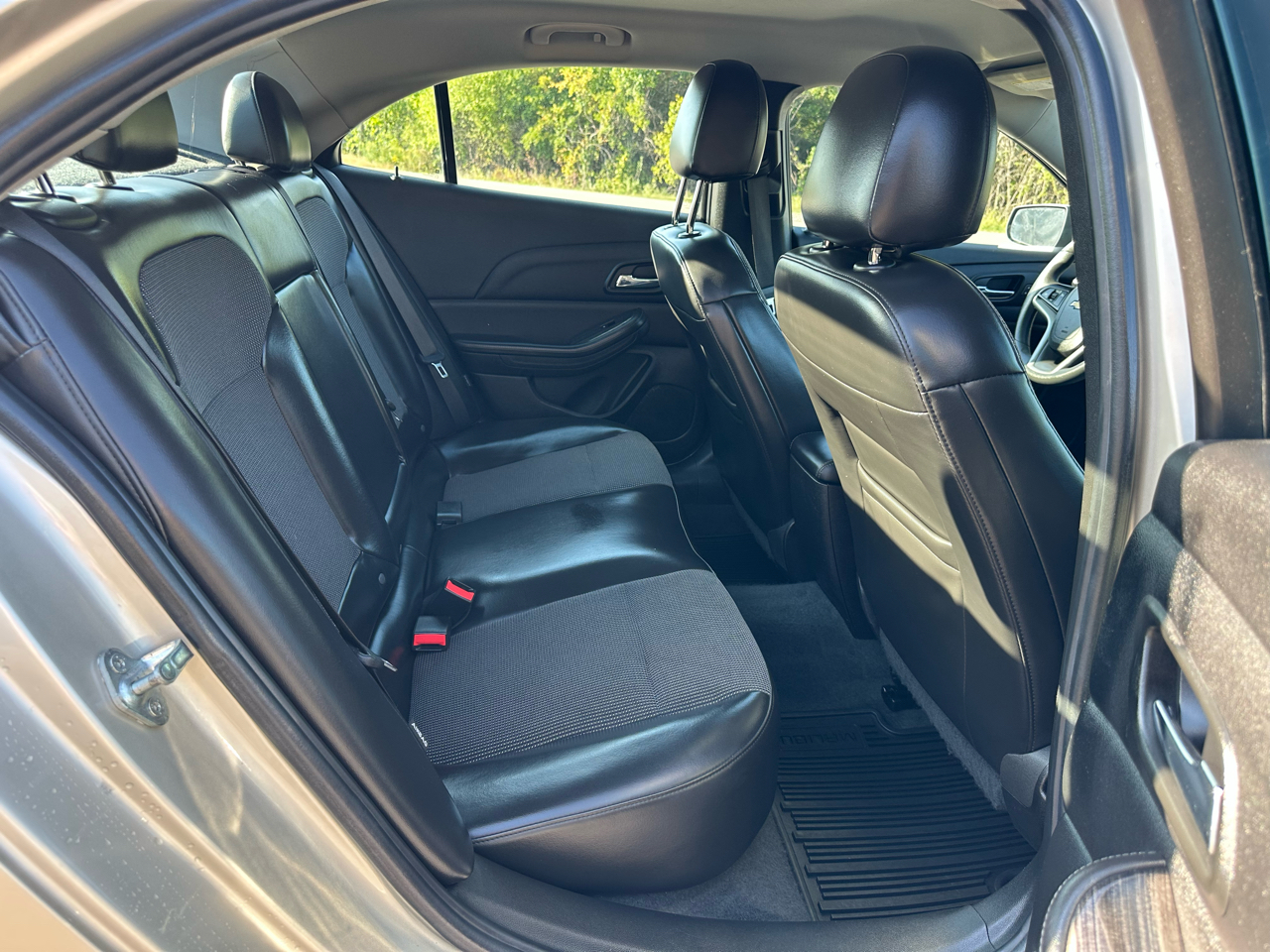 2014 Chevrolet Malibu 1LT photo 23
