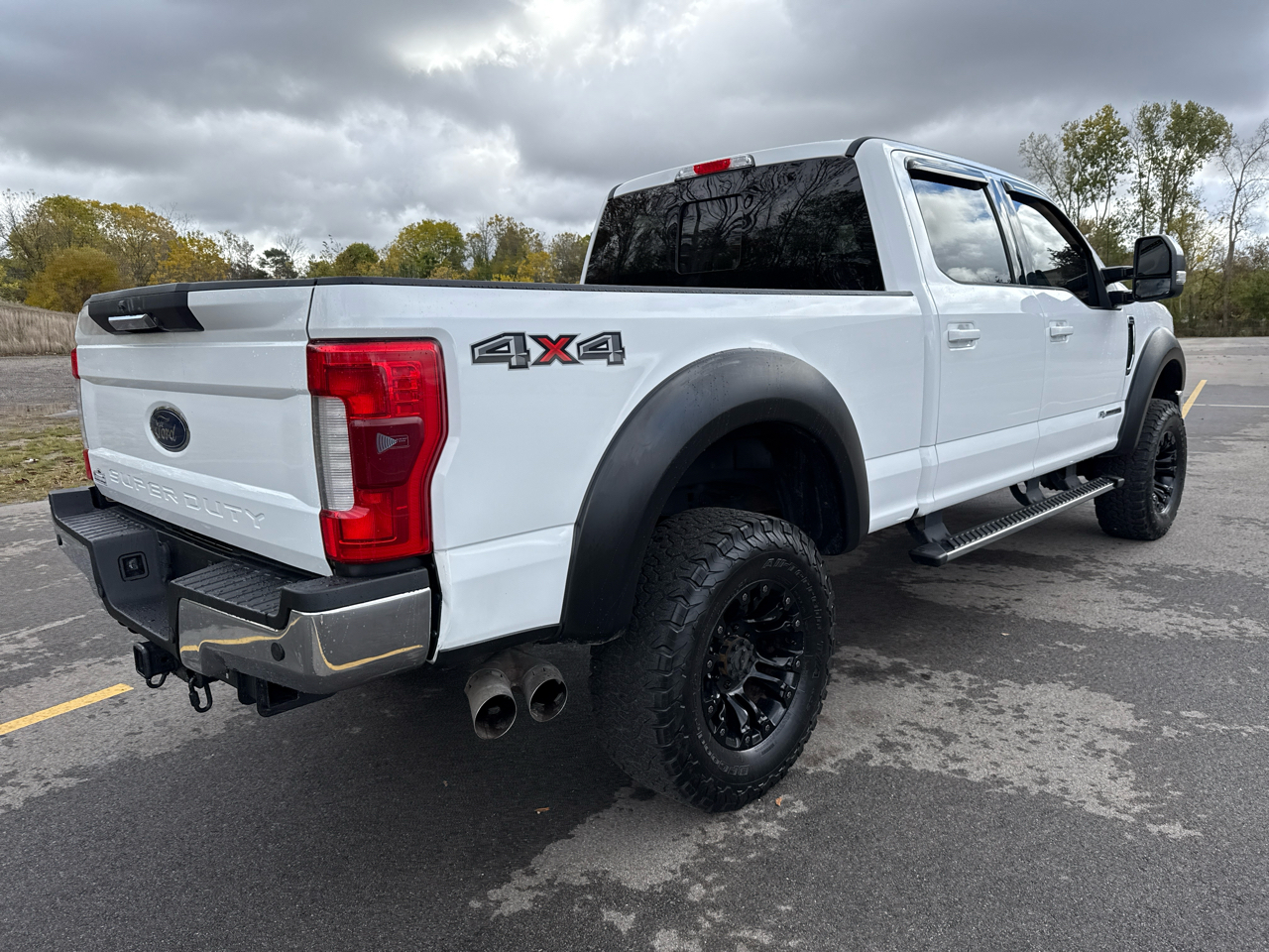 Ford F-350 SD Lariat Crew Cab 4WD 2017