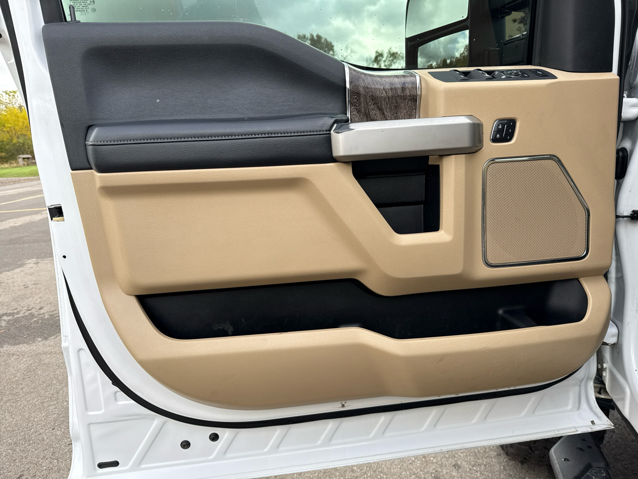 Ford F-350 SD Lariat Crew Cab 4WD 2017