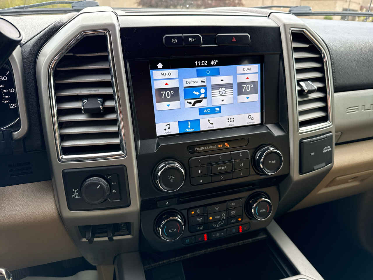 Ford F-350 SD Lariat Crew Cab 4WD 2017