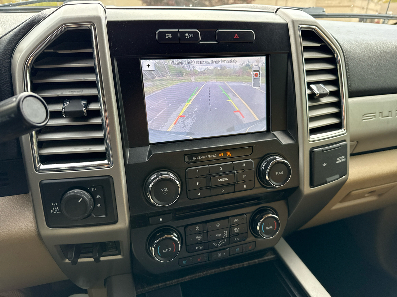 Ford F-350 SD Lariat Crew Cab 4WD 2017