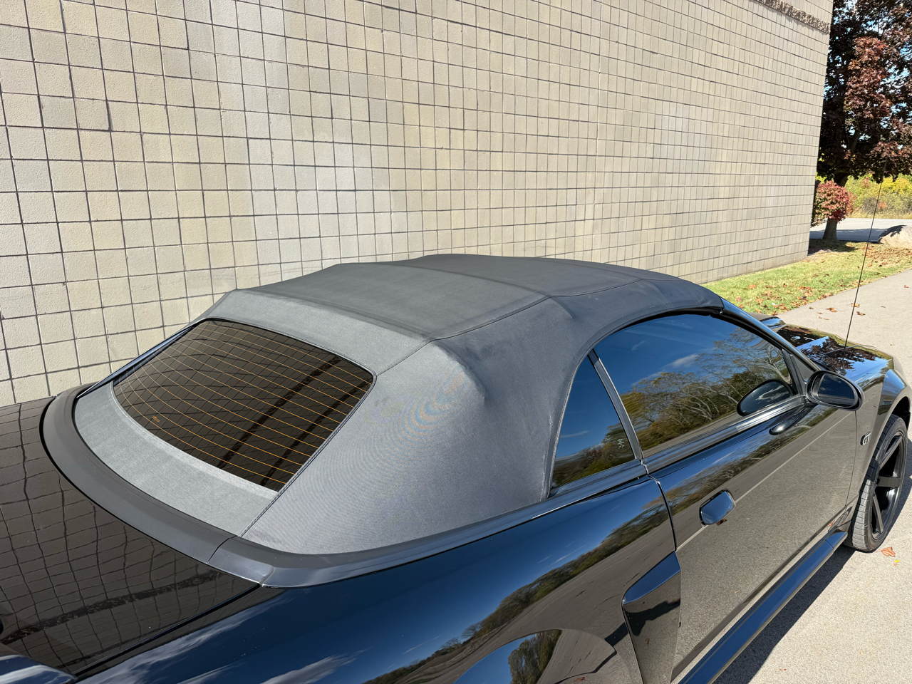 Ford Mustang GT Deluxe Convertible 2002